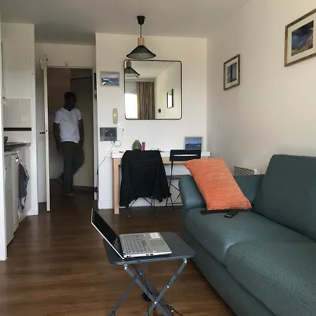 Cosy Avec Terrasse Et Acces Piscines A Cap Esterel - Fr-1-504-645 *