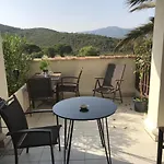 Cosy Avec Terrasse Et Acces Piscines A Cap Esterel - Fr-1-504-645 * Saint-Raphael (Var)