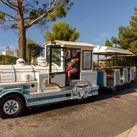 Cosy Avec Terrasse Et Acces Piscines A Cap Esterel - Fr-1-504-645