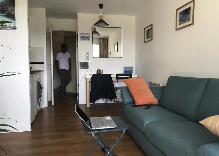 Cosy Avec Terrasse Et Acces Piscines A Cap Esterel - Fr-1-504-645 *