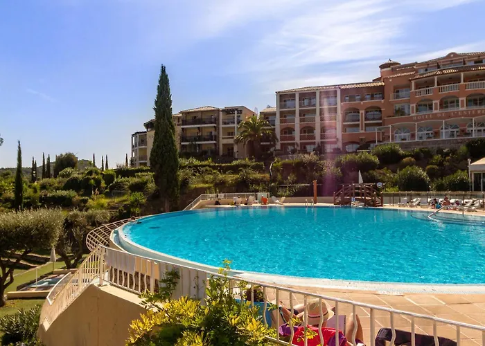 Cosy Avec Terrasse Et Acces Piscines A Cap Esterel - Fr-1-504-645